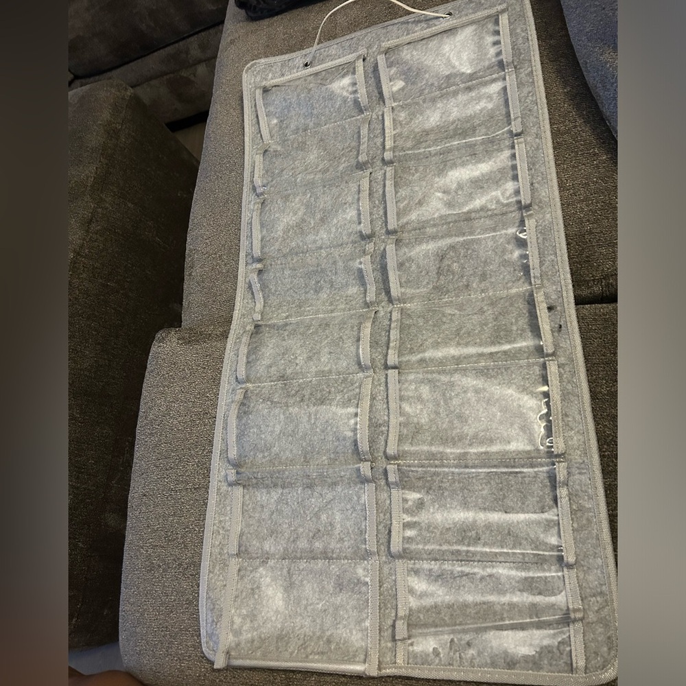 Sunglasses hanging organizer